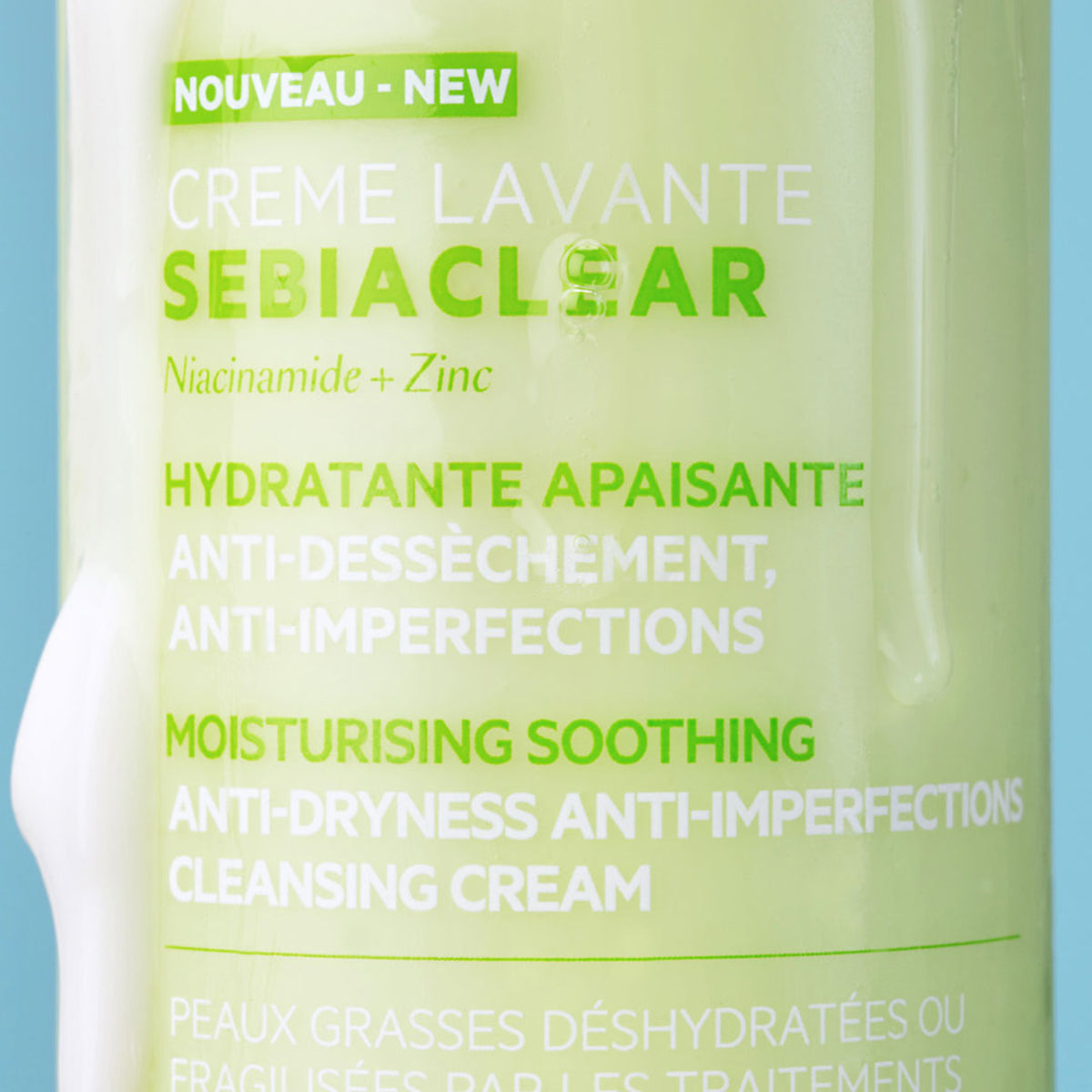 Embalagem verde clara do creme de limpeza SEBIACLEAR com texto branco e verde, destacando niacinamida e zinco.