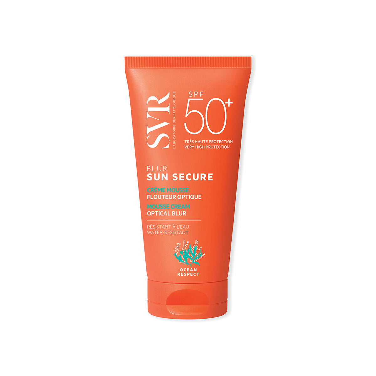 Bisnaga laranja de protetor solar SVR Sun Secure Blur SPF50+ com textura mousse e selo Ocean Respect em fundo branco.